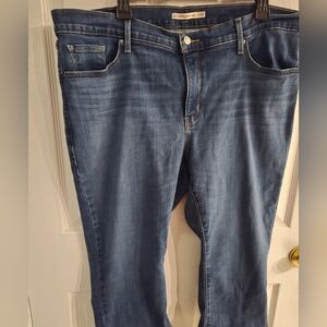 Levi's Women's 20W Blue Jean 312 Shaping Skinny Capris